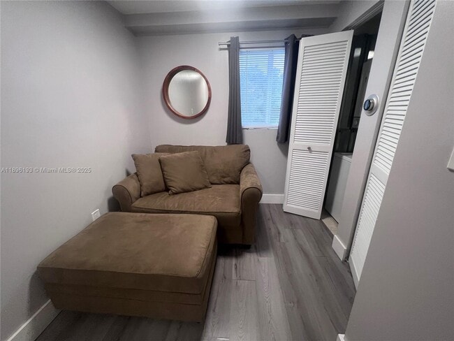 Foto del edificio - 821 SW 2nd St
