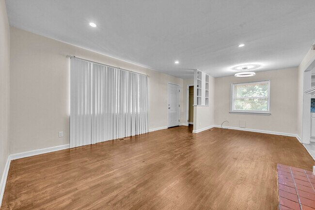 Foto del edificio - 1048 2nd St W