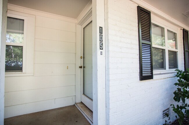 Foto del edificio - 105 Woody Dr