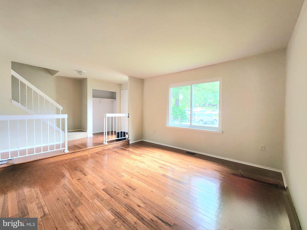 Foto principal - 8969 Centerway Rd