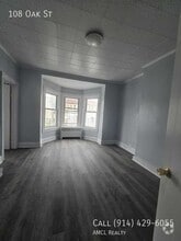 Building Photo - 108 Oak St