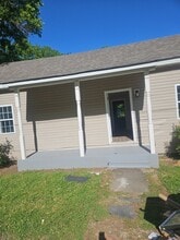 Building Photo - 812 Cobb Cir