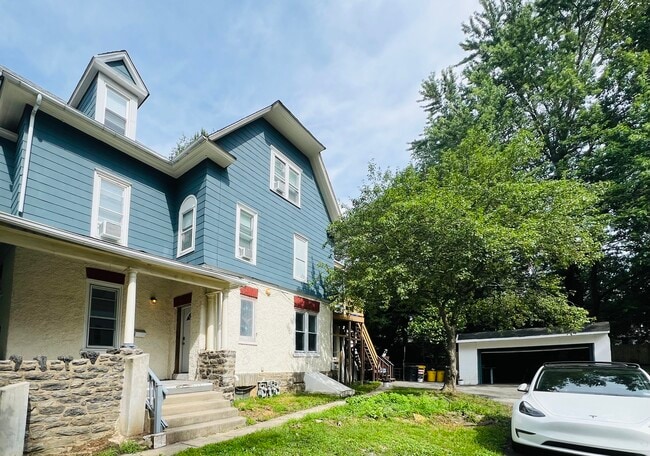 Building Photo - 121 Walnut Ave