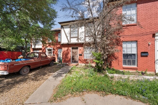 Building Photo - 5800 Belmoor Dr