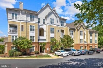 Building Photo - 2102 Highcourt Ln