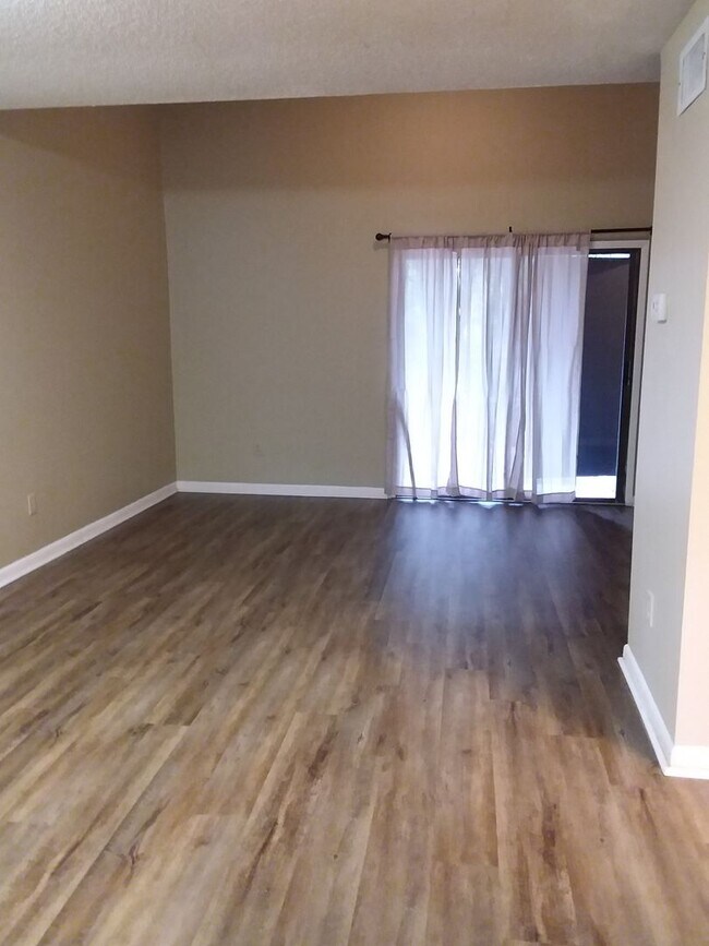 Building Photo - Whispering Pines 2/2 close to NAS Jax