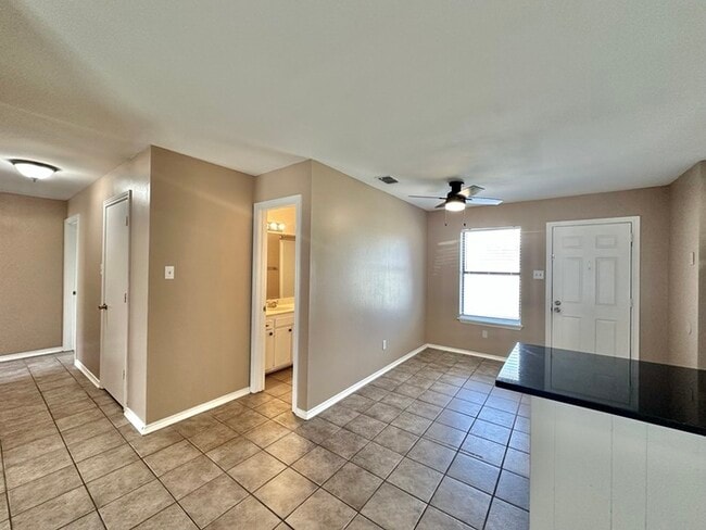 Building Photo - Available Now! Newly Updated 3/2 in Flint!