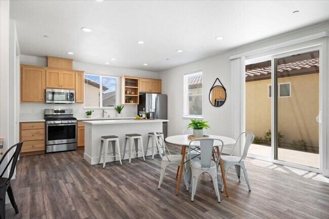Building Photo - 2201 Tapia Wy