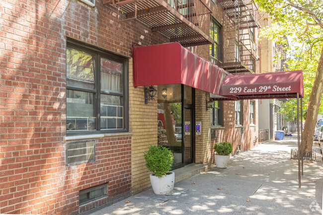 Building Photo - 229 E 29th St