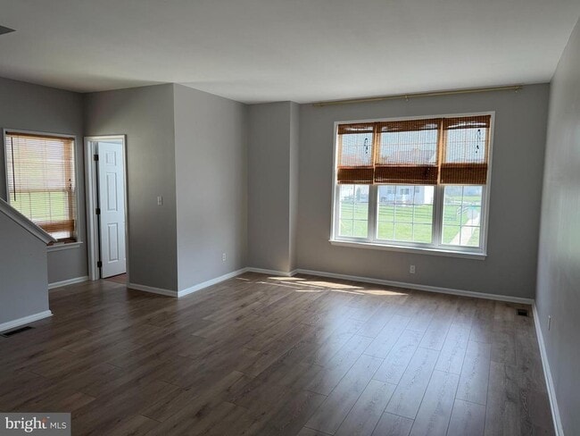 Foto del edificio - 25 Shawn Ln