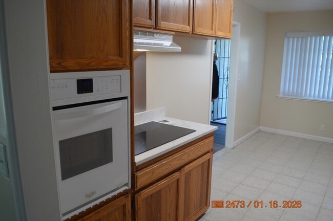 Building Photo - 768 Julian St