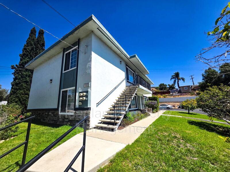Primary Photo - 1323 Madera St