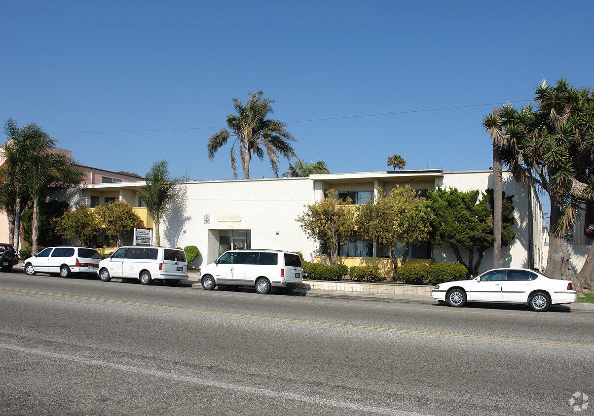 Foto del edificio - Newport Apartments