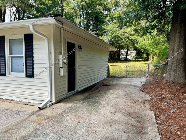 Foto del edificio - Elegant Elkin!