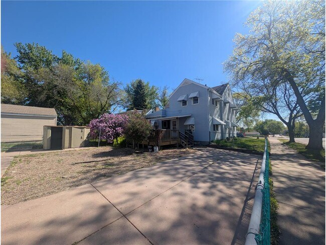 Foto del edificio - 1049 Gorman Ave