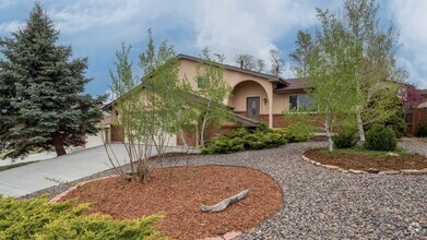 Building Photo - 2630 Maroon Bells Ave