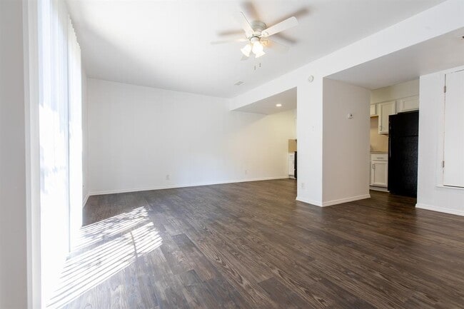 Foto del edificio - 5506 Grover Ave
