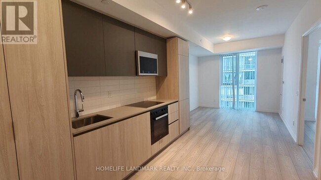 Photo du bâtiment - 400 King St W