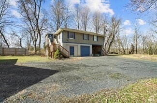 Building Photo - 1535 NY-208