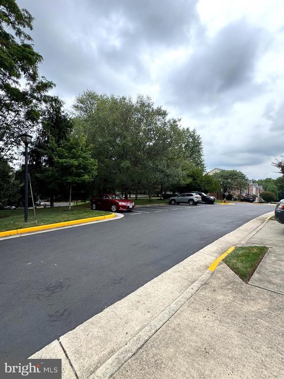 Foto del edificio - 4031 Quiet Creek Dr