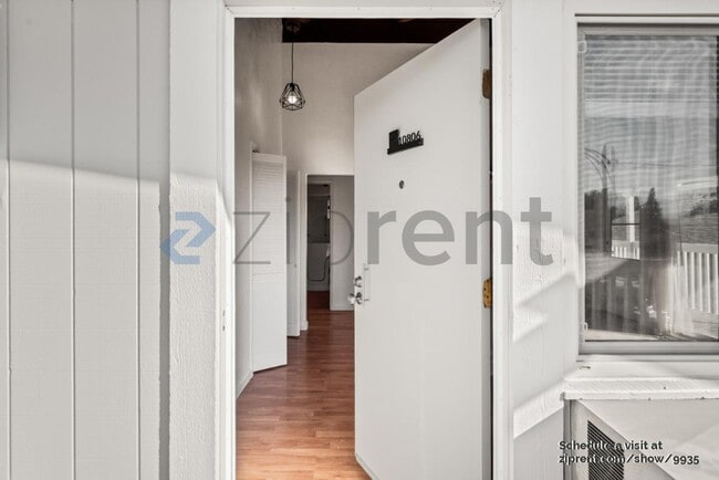 Building Photo - 10806 Hubbard Way