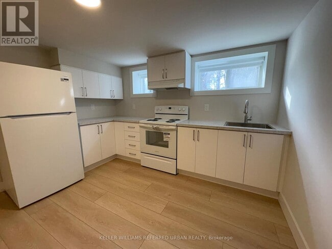 Building Photo - 113 Almore Ave