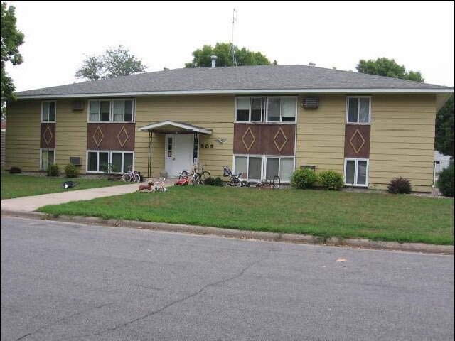 Primary Photo - 505 E Spring St