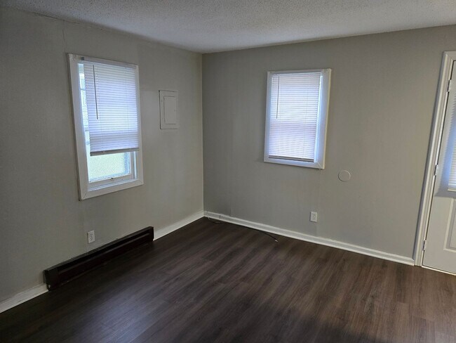 Foto del edificio - Cozy Renovated Studio Home – Pet Friendly ...