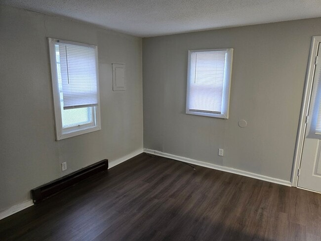 Building Photo - Cozy Renovated Studio Home – Pet Friendly ...