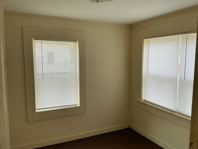 Foto del edificio - 821 Pearlie Bowden Dr