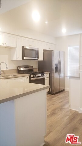 Foto del edificio - 3075 Foothill Blvd