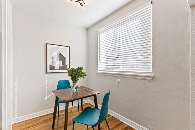 Foto del edificio - 1666 Detroit St