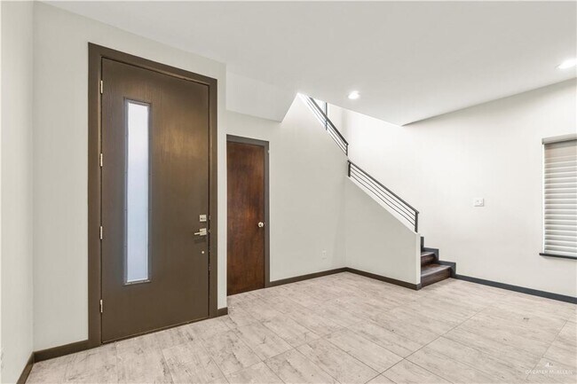 Building Photo - 2303 Penrose Ave