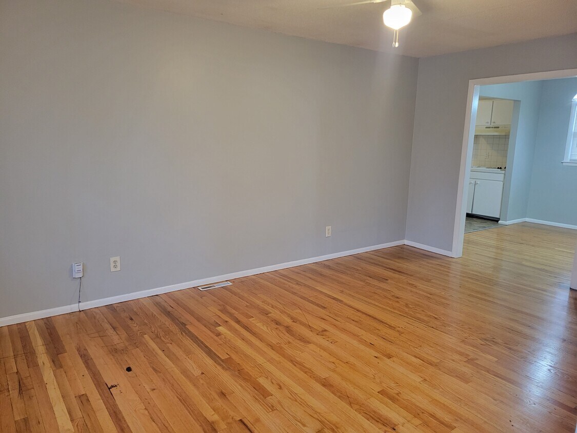 Primary Photo - 11813 Fuller Ave