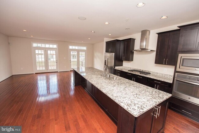 Foto del edificio - 7444 Burnside Way