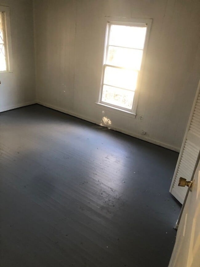 Building Photo - 1225 Burchett St