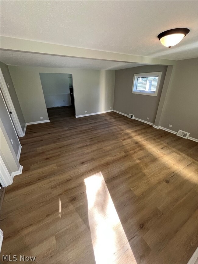 Foto del edificio - 4459 Silverdale Rd