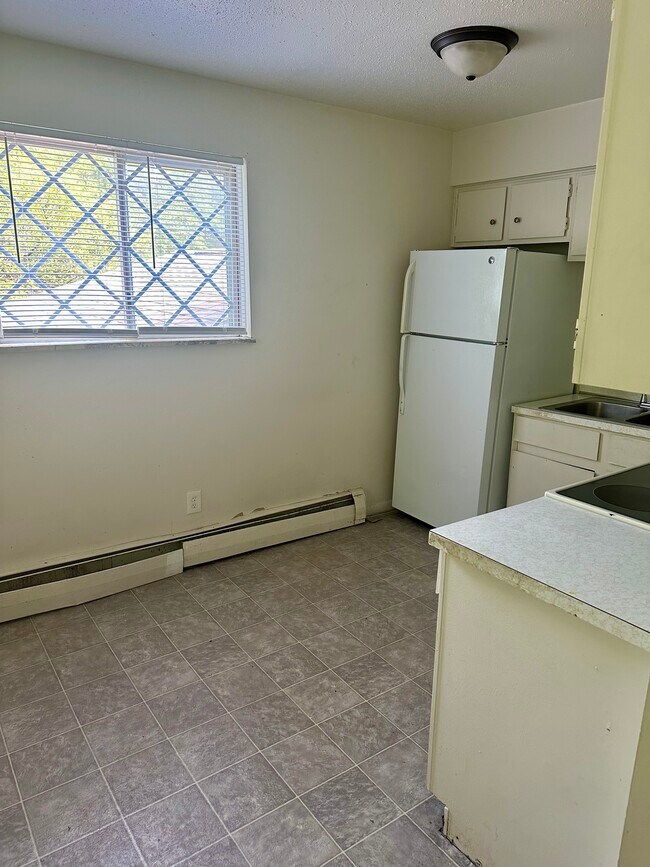 Building Photo - 3601 Bernice Dr
