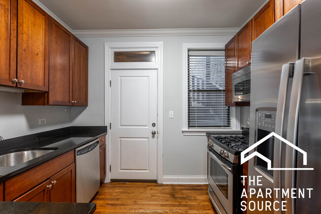Foto del edificio - 736 W Addison St