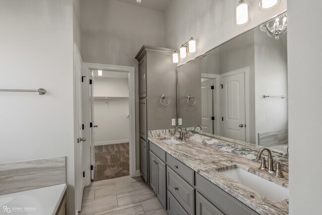 Foto del edificio - 1141 Green Wood Cir