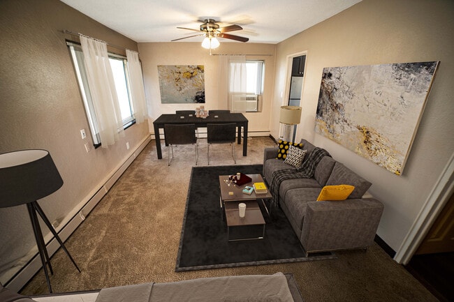 Spacious Studio with bonus room - AVID Uptown