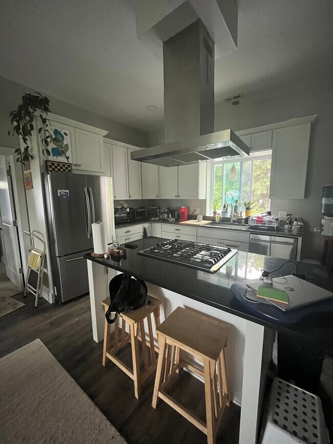 3849 S Packard Ave, Saint Francis, WI 53235 Townhome Rentals in Saint