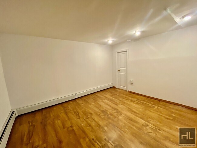 Building Photo - 90 70 STREET 1