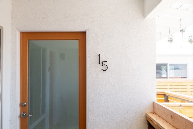 Foto del edificio - 4959 Romaine St