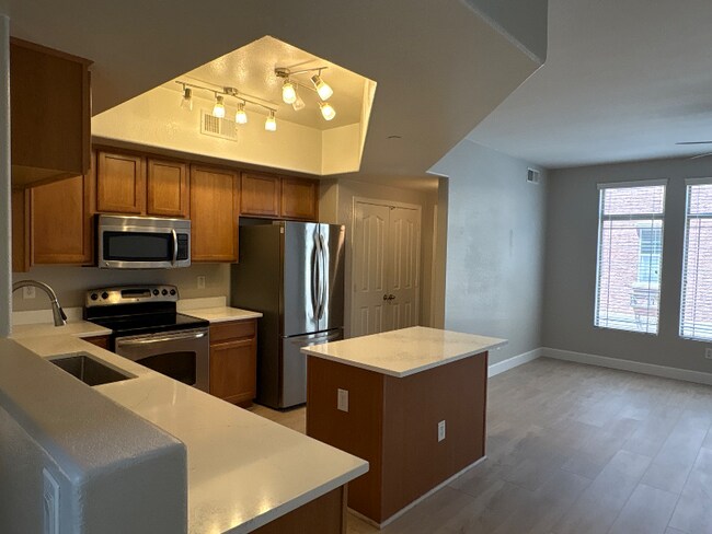 Foto del edificio - 900 S 94th St