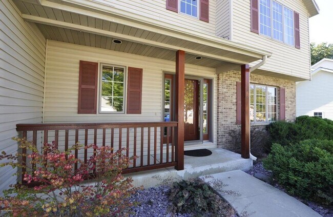 Building Photo - Southern Woods Comfort