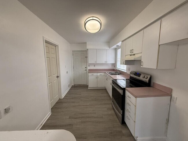 Building Photo - 3106 Shawnee Ave