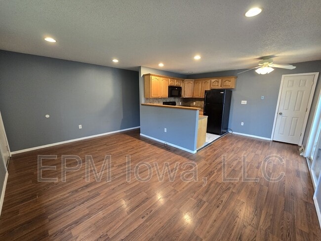 Building Photo - 1407 Robin Rd