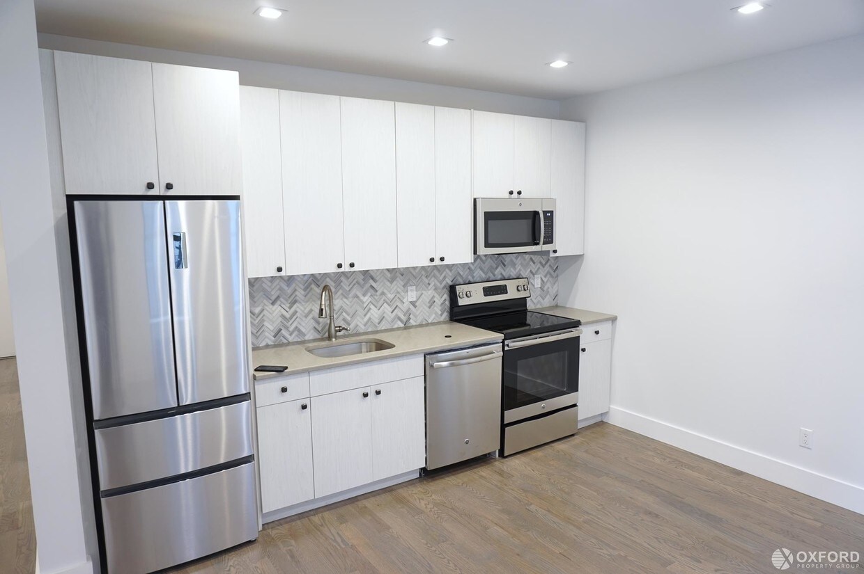 Primary Photo - 301 Saint Nicholas Avenue