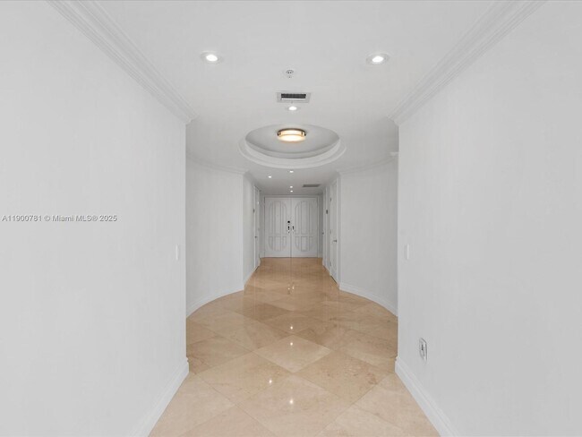 Building Photo - 3370 Hidden Bay Dr